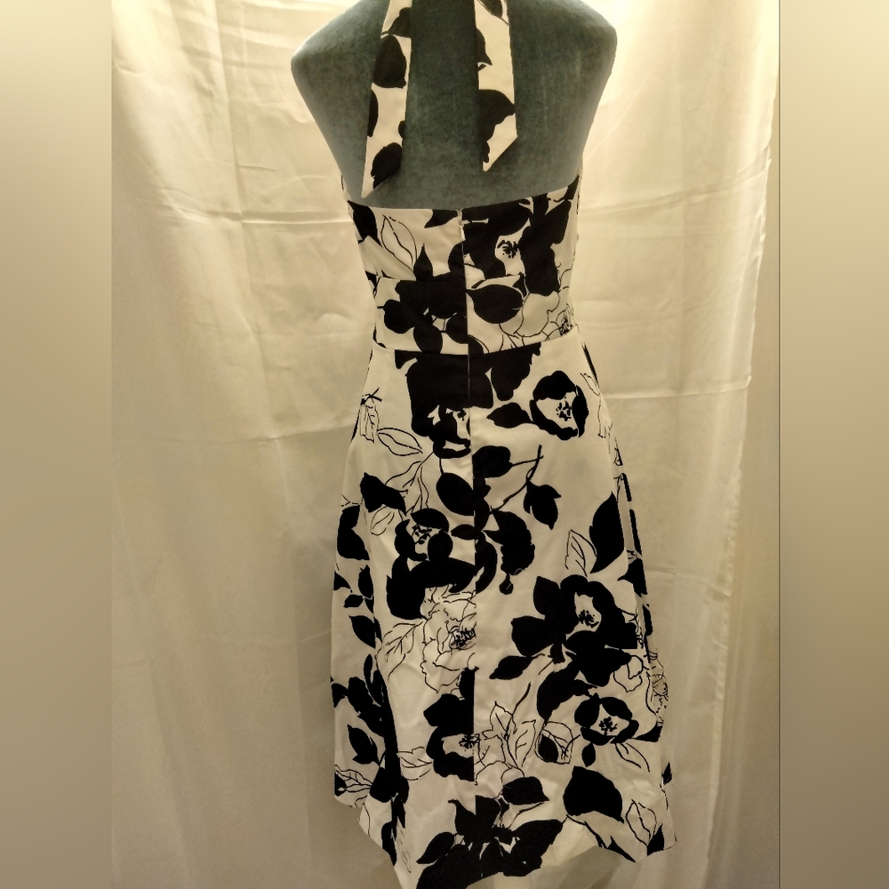 Halter Dress - Picture 4 of 11